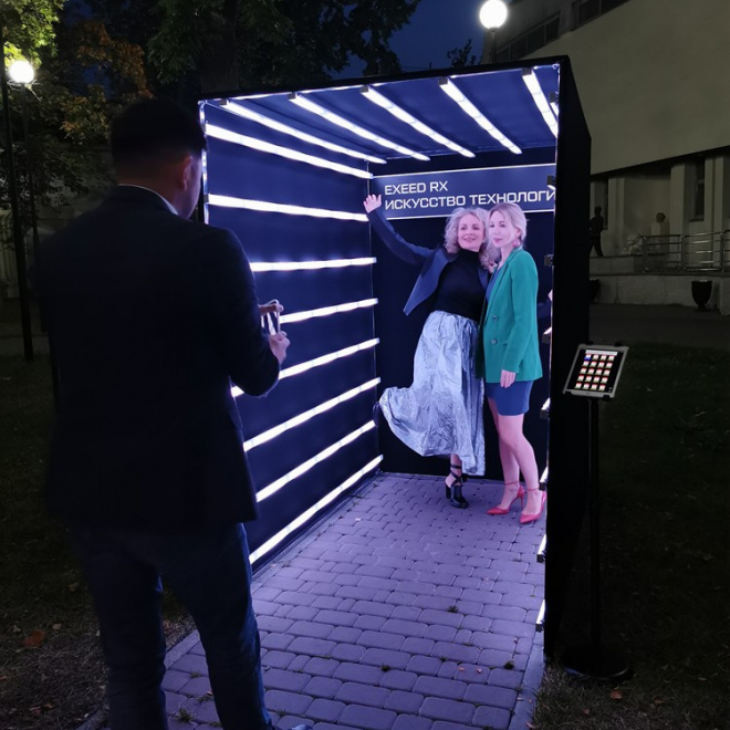 Неоновый тоннель